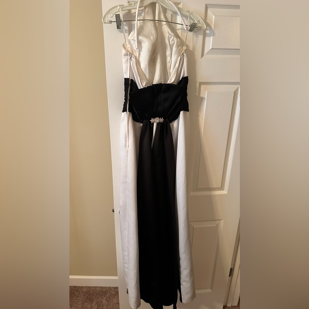 Full length formal with beautiful detail on back with train